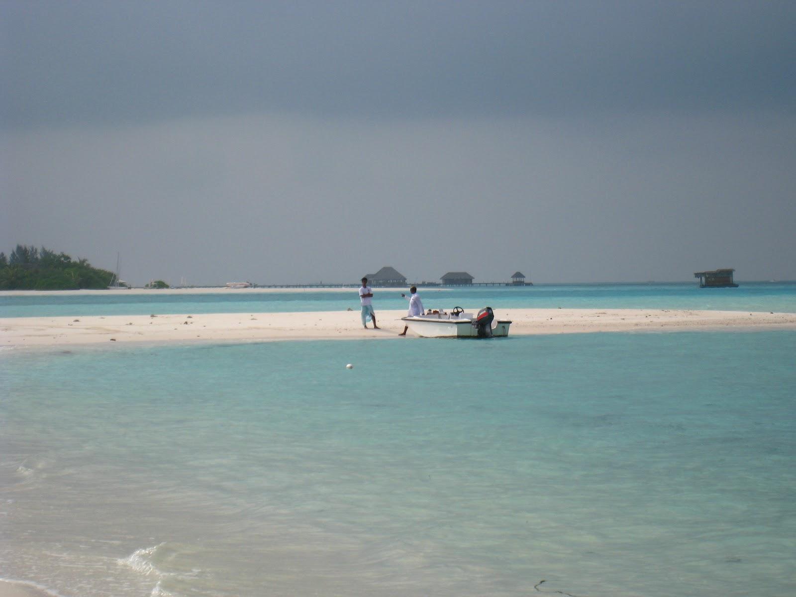 Medhaadihuraa Beach