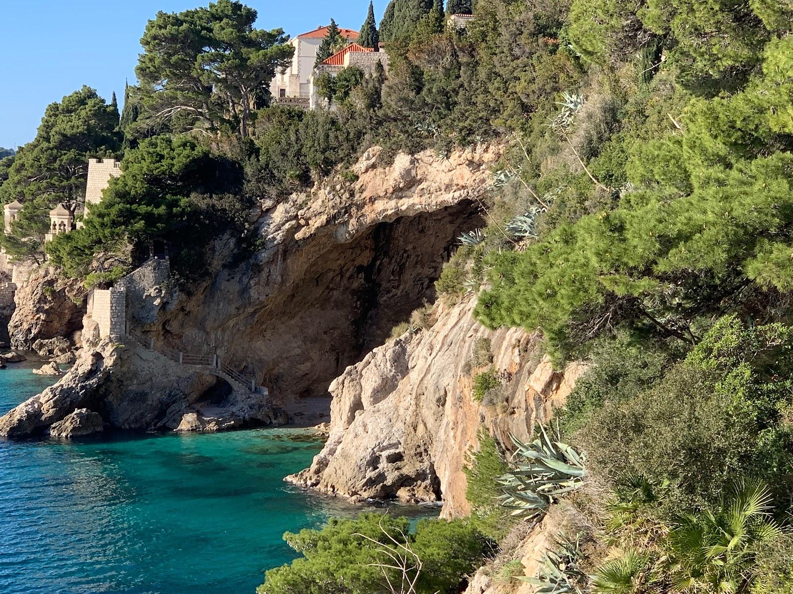 Betina Cave beach