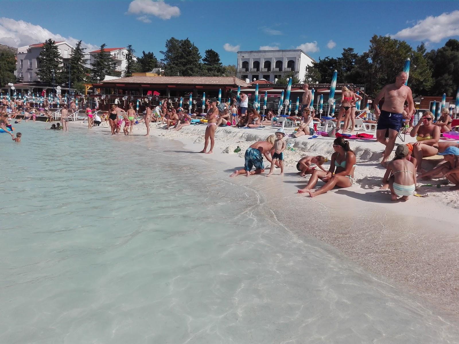 Poli Mora beach
