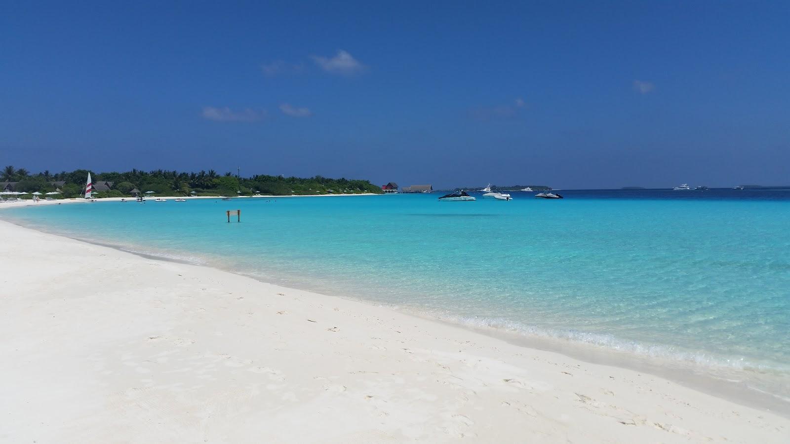 Landaagiraavaru Island Beach
