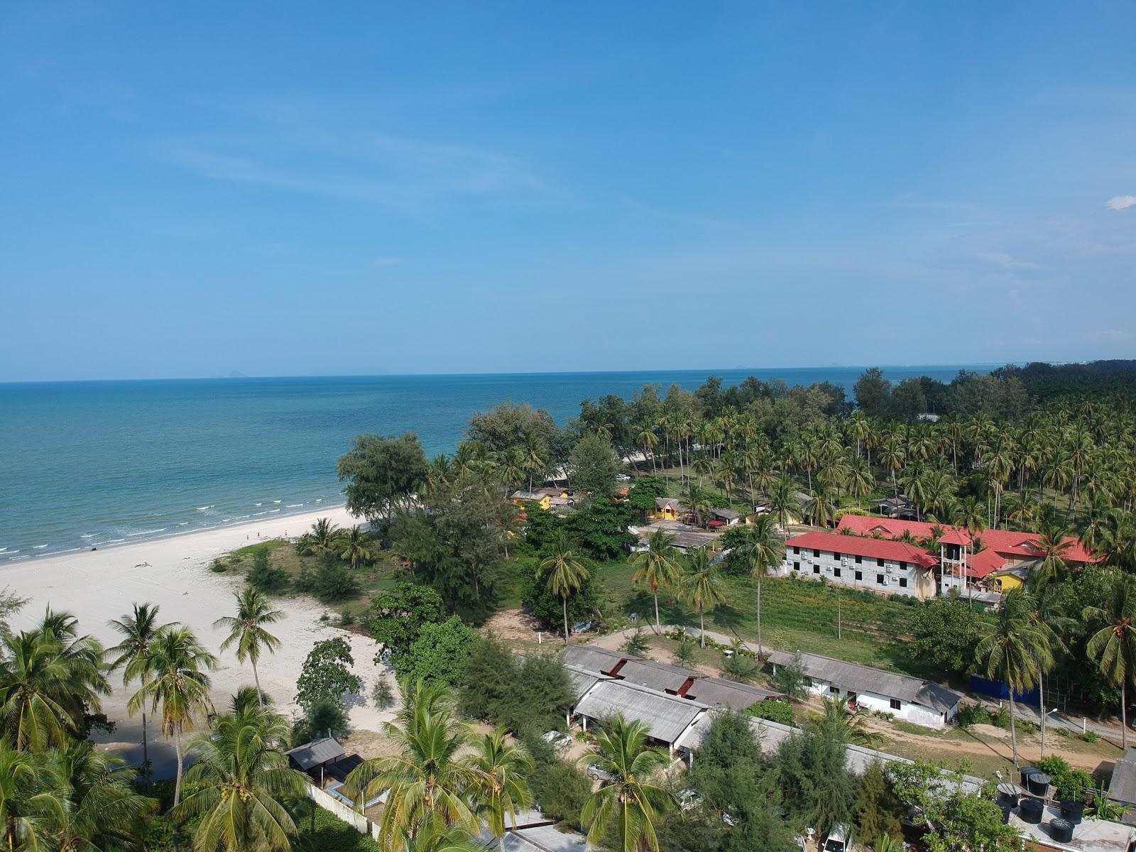 Melawi Beach