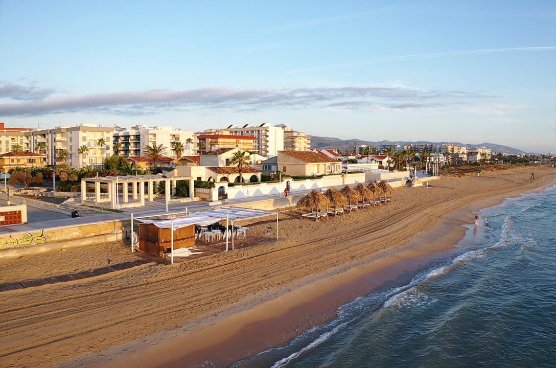 Daimus Beach