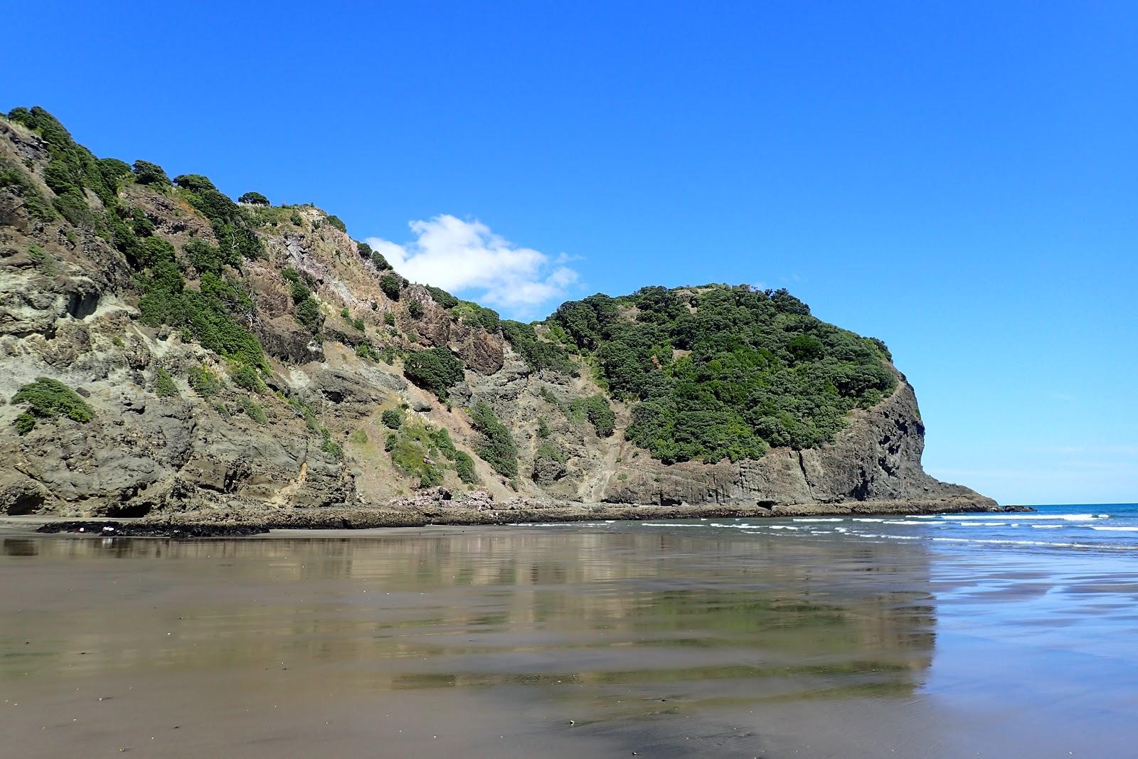 Whites Beach