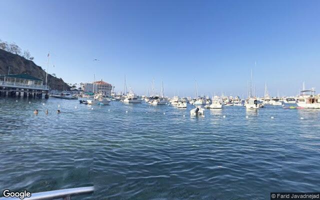 Avalon Beach between Busy Bee Cafe and Tuna Club