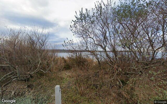 Long Island Sound: Fort Pond Bay at Tuthill Rd