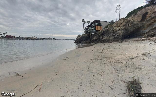 Newport Bay-Rocky Point Beach
