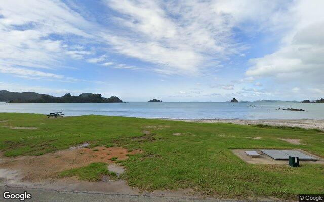 Oakura Bay at North End