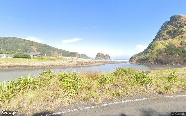 Piha Lagoon - South