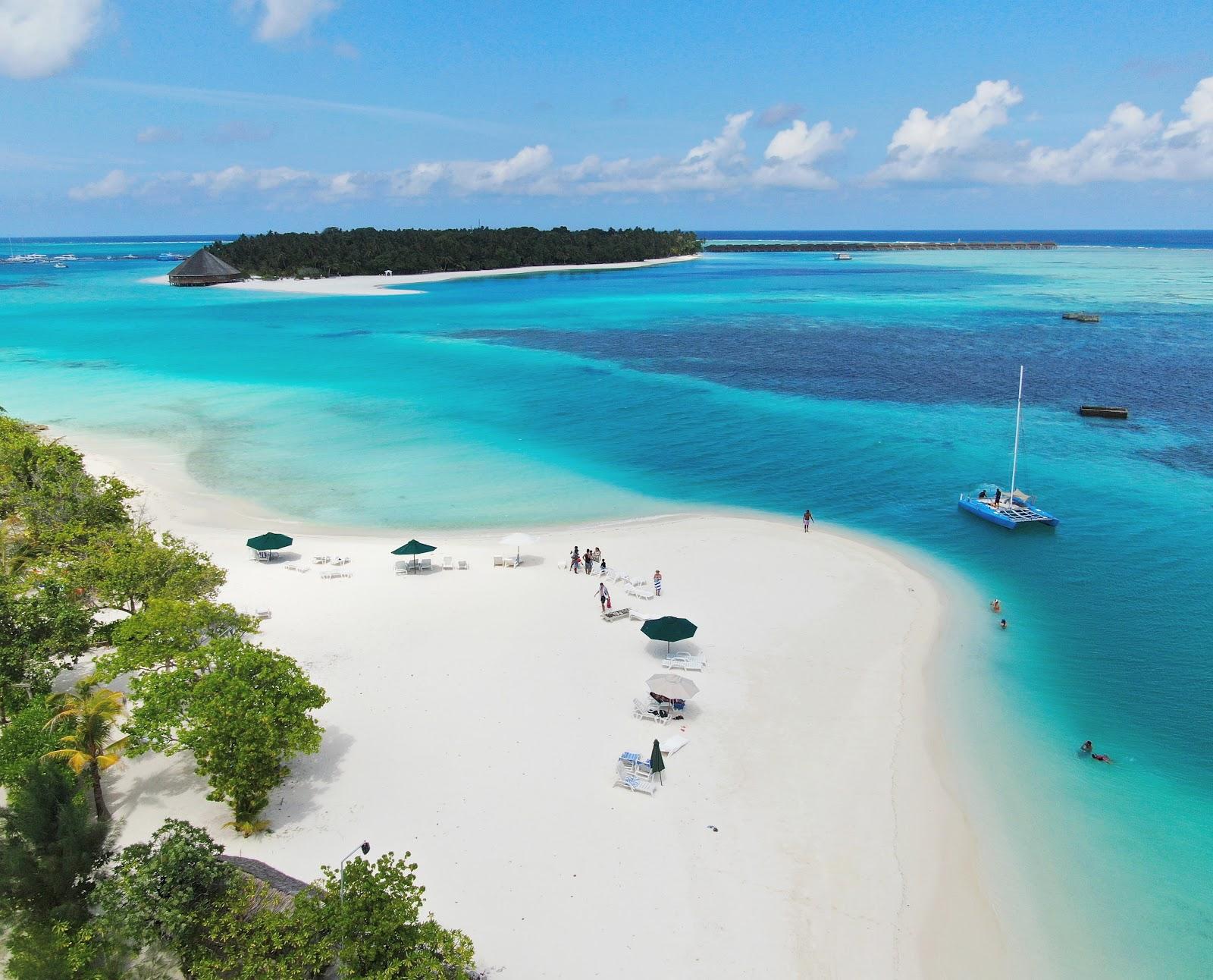 Dhiffushi Kite Beach
